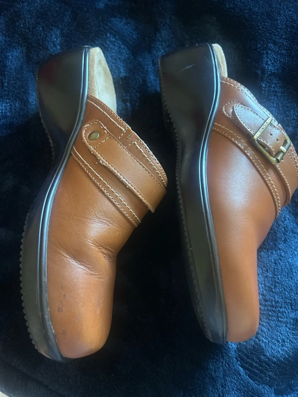 Vionic Clogs Shoes - Picture 6 of 9